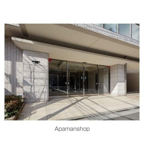 コンフォリア両国トロワの玄関写真