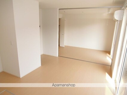 グロリア　Ｂ棟[1LDK/40.04m2]のリビング・居間