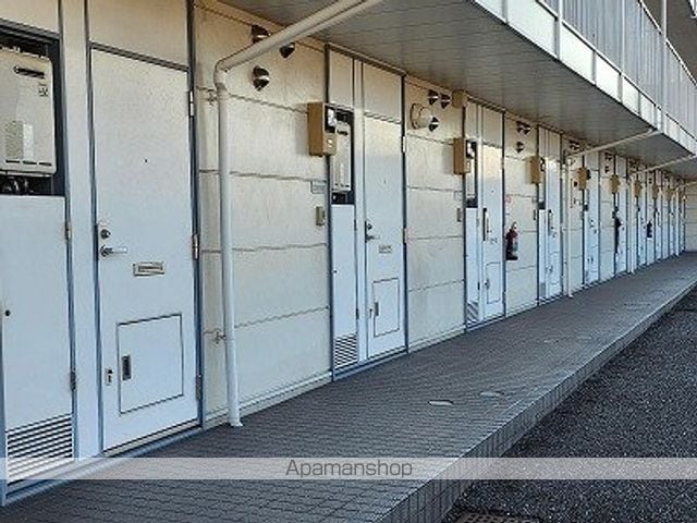 レオパレスGLUCKの玄関写真