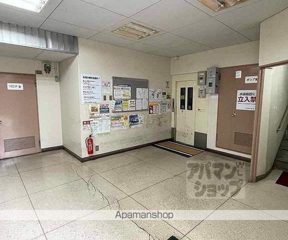 クラウンコーポの玄関写真