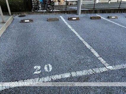 レオパレスＳＴＫ[1K/19.87m2]の駐車場