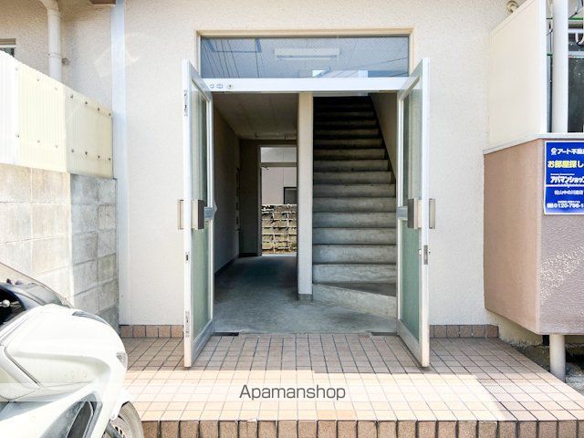 コーポ西谷の玄関写真