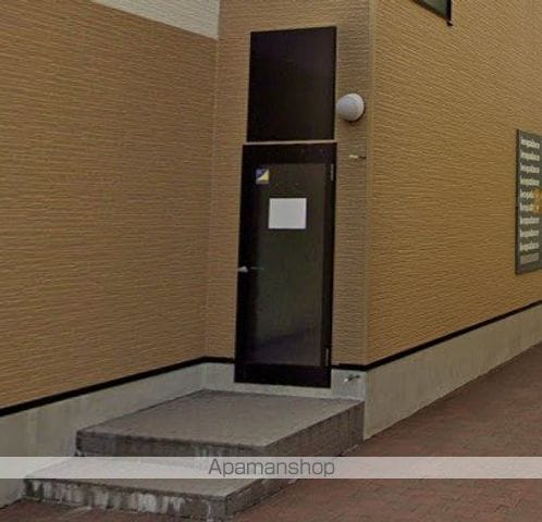 レオパレスこも家東の玄関写真