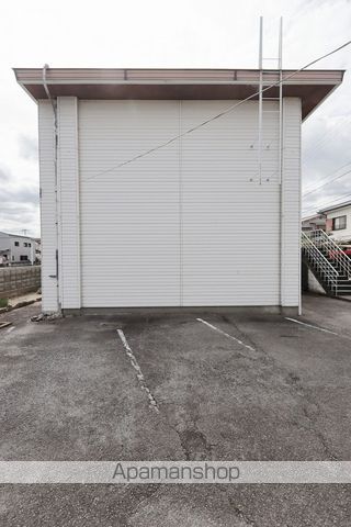 鳥田マンションの外観写真