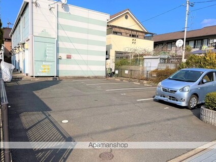 レオパレスパティオ[1K/26.08m2]の駐車場