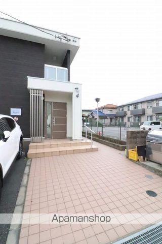 レオネクストステビアの玄関写真