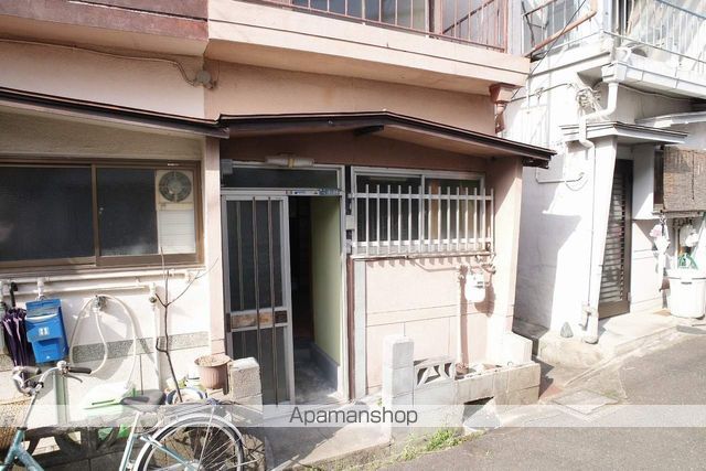楠公2丁目連棟貸家の外観写真