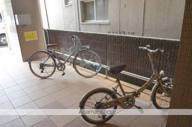 ネオアクシス中央町の玄関写真