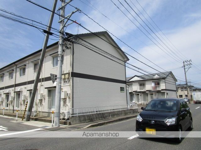 外山レイクサイドハウスK棟の外観写真