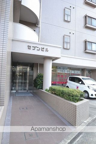 セブンビルの玄関写真