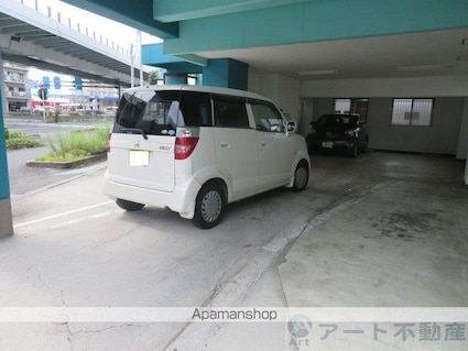 サザンコート枝松[1R/36.4m2]の駐車場2