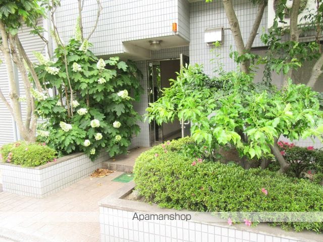 IMOビルの玄関写真