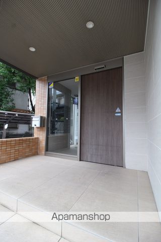 ゲパール高島駅前の玄関写真