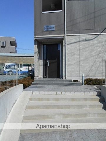 ジュネス中河原の玄関写真