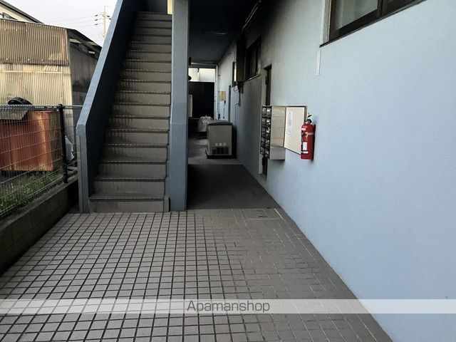 ハイグレージュMの玄関写真