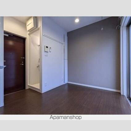 デコズキャッスル赤坂[1R/12.2m2]の玄関2