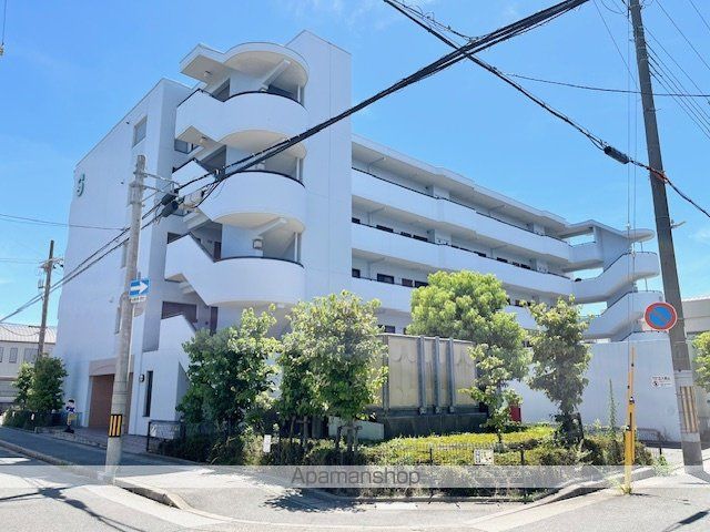 崇徳院ハイツの外観写真