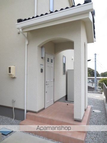浜松市中央区 2階建 築11年の玄関写真