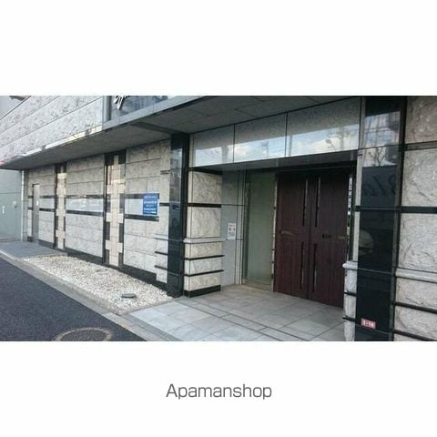 ガーラプレイス八幡山壱番館の玄関写真