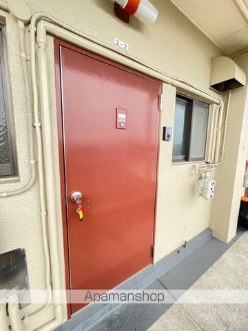 大王ハイツの玄関写真