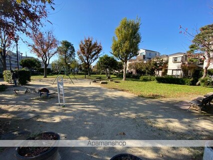 グリーンピア彦春[2LDK/44.55m2]の周辺3