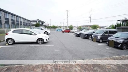 レオパレスアムールⅡ[1K/22.7m2]の駐車場