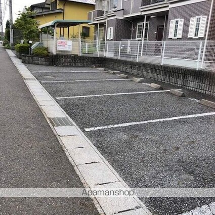 ピースフルハウスＩ（アイ）[2DK/46.53m2]の駐車場2