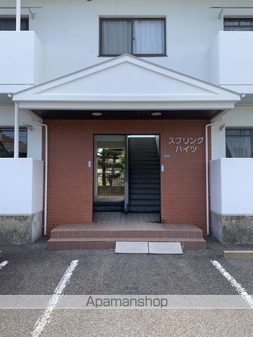 スプリングハイツの玄関写真
