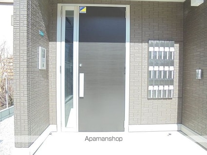 ライフコア吉田小町[1LDK/40.07m2]のエントランス