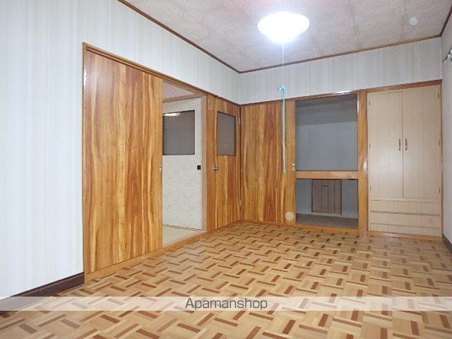 ＪＲ根室本線 芦別駅 バス乗車時間：10分 最寄りバス停で下車 徒歩8分 2階建 築46年の内装写真