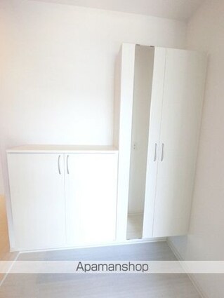 グローラ[2LDK/57.63m2]の玄関