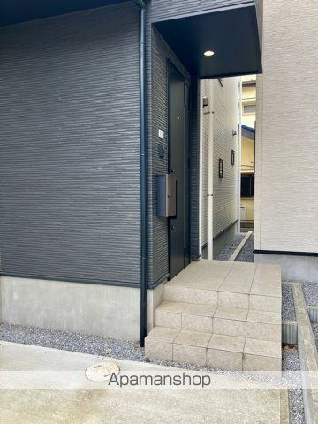 東大宮戸建の玄関写真