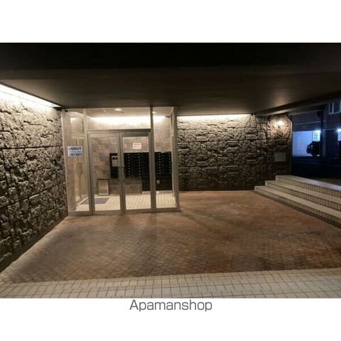 ラフィーネ本郷の玄関写真