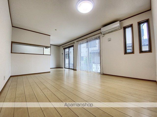 東急田園都市線 たまプラーザ駅 バス乗車時間：5分 最寄りバス停で下車 徒歩5分 2階建 築6年の内装写真