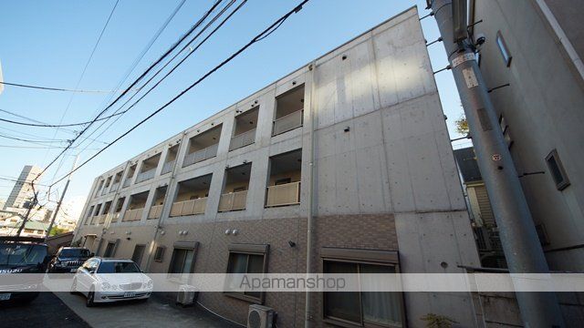 メゾンジャルダン本館の外観写真