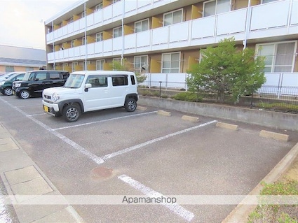 レオパレスらいちょう[1K/23.18m2]の駐車場