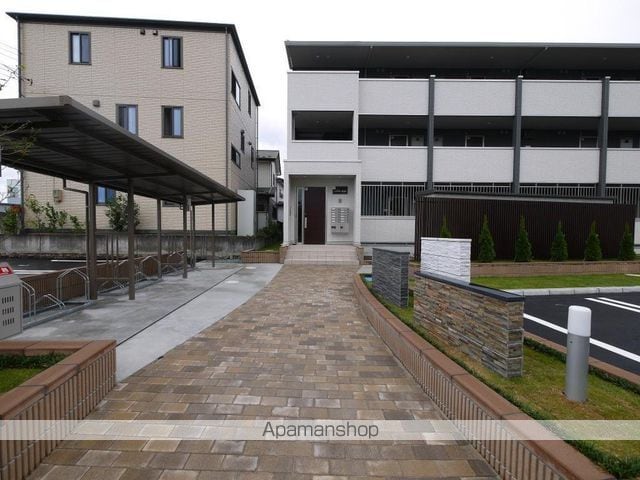 LANDINI 南仙台の玄関写真