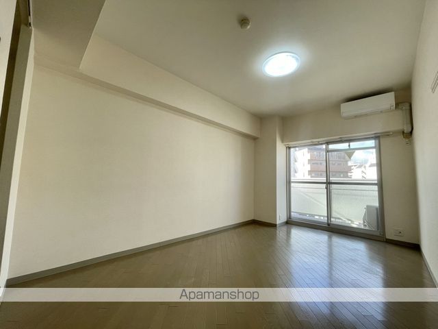 ADORERの内装写真
