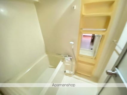 Ｃｒｅｓｔ　ＣｏｕｒｔＫ２[2LDK/66m2]のバス