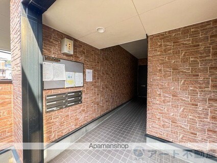 フォブール一色ＳＡＹＡ　Ｂ棟[2LDK/55.89m2]のエントランス1