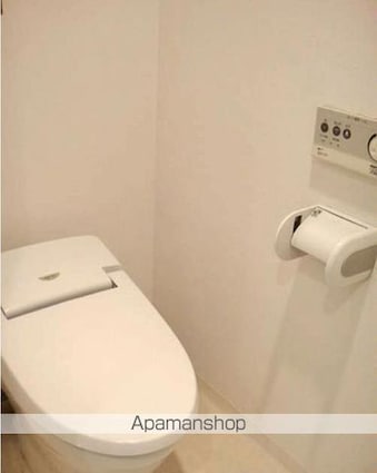 コンフォリア下北沢[1LDK/49.23m2]のトイレ