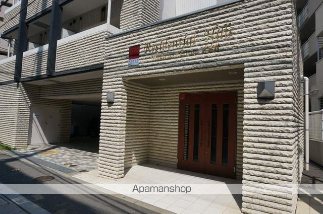 レジデンシャルヒルズ博多駅前弐番館の玄関写真