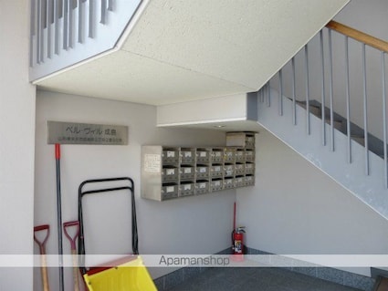 ベルヴィル成島[3DK/64.59m2]の共用部2