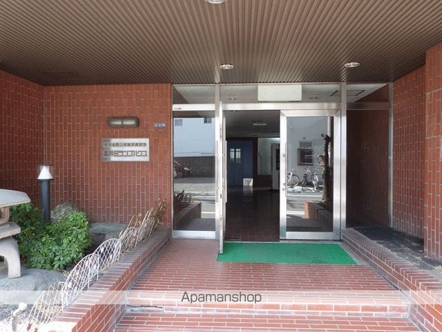 高井田ランプハウスの玄関写真