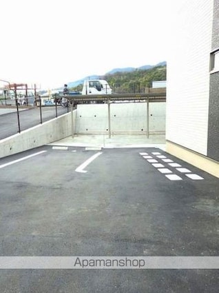 リバーサイド蛍[1K/26.15m2]の駐車場2