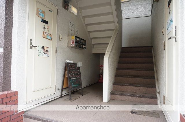 サニーハイツ日興の玄関写真