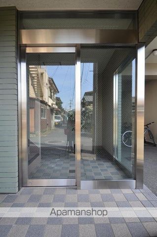 グランディ香椎駅東の玄関写真