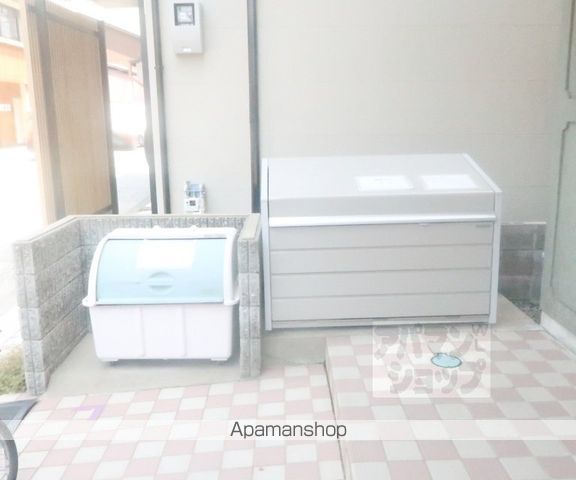 MORE七条の玄関写真