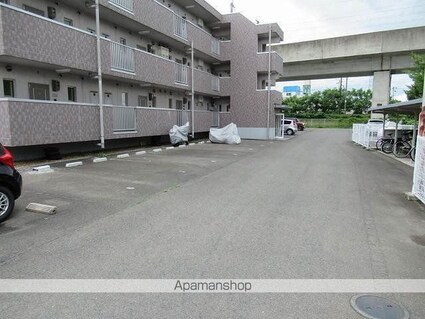 ロイヤルヒルズ南仙北[2DK/35.73m2]の駐車場