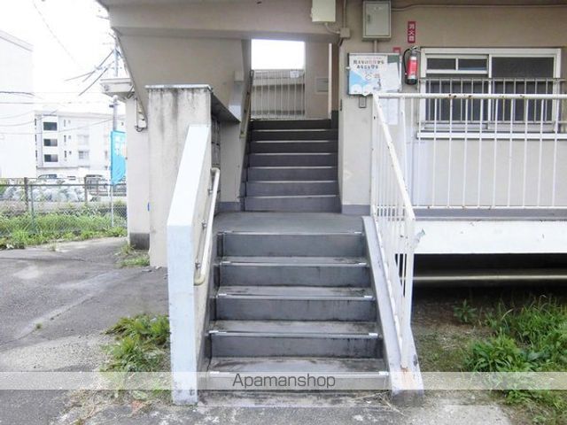 ビレッジハウス大毛2号棟の玄関写真